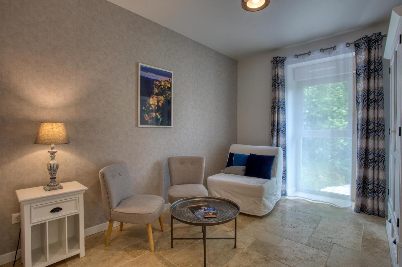 Domaine Des Pierres Blanches - Chambres D'Hotes Carlux Dış mekan fotoğraf