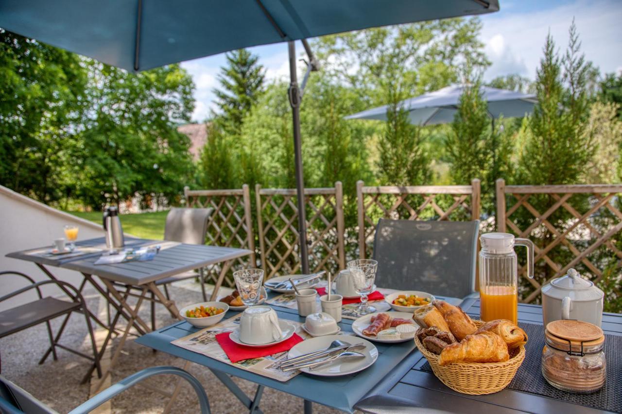 Domaine Des Pierres Blanches - Chambres D'Hotes Carlux Dış mekan fotoğraf